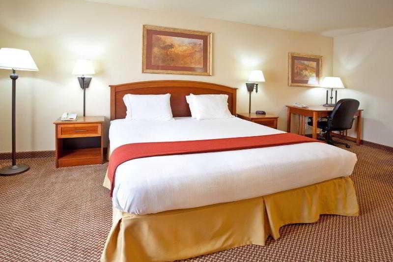 Holiday Inn Express Hotel & Suites Cedar City By Ihg Екстериор снимка