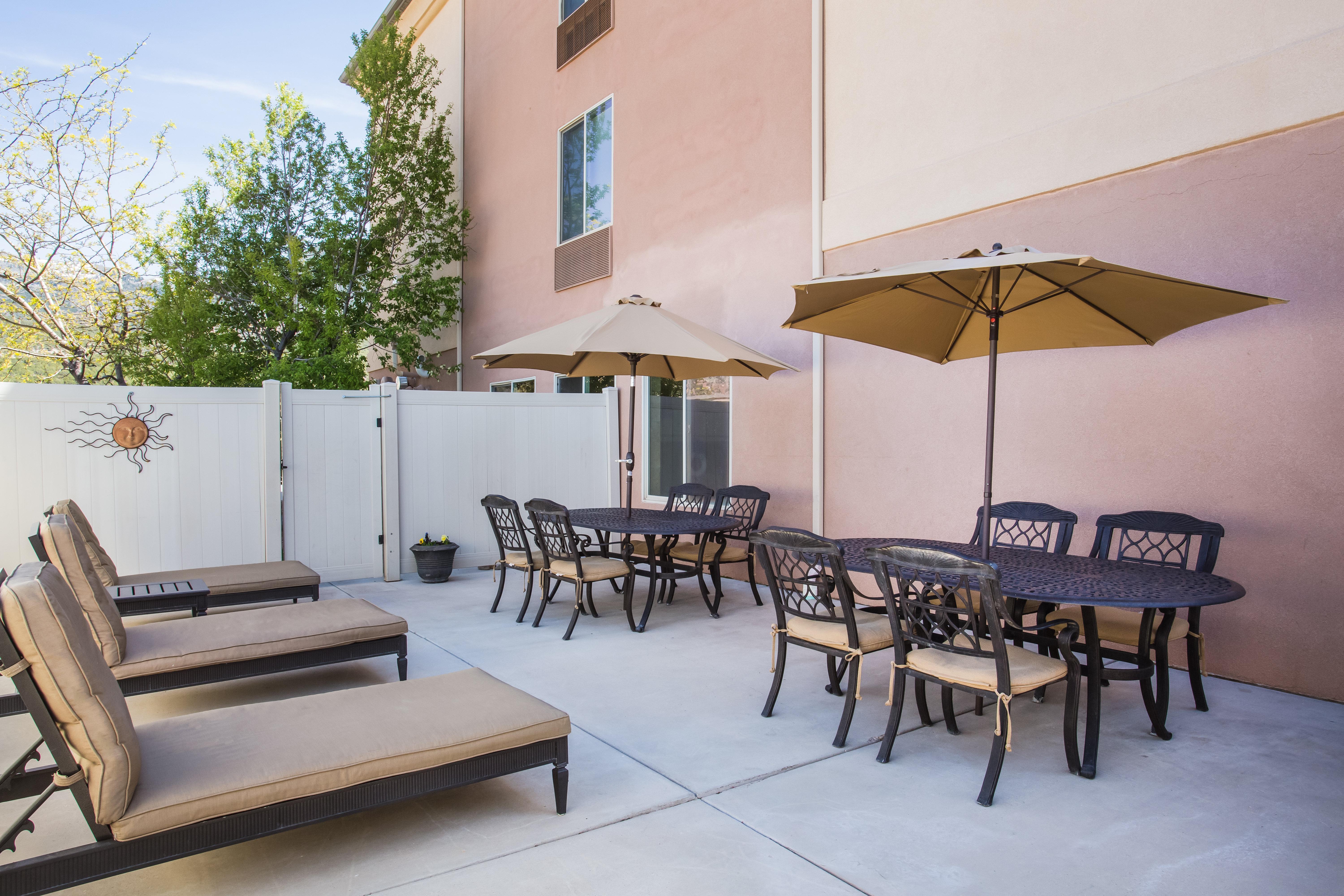 Holiday Inn Express Hotel & Suites Cedar City By Ihg Екстериор снимка